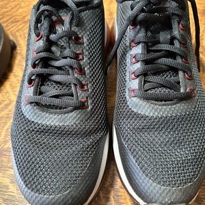 Men's Black Athletic Shoes